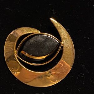Vintage Sarah Coventry “cat eye” moon brooch pin
